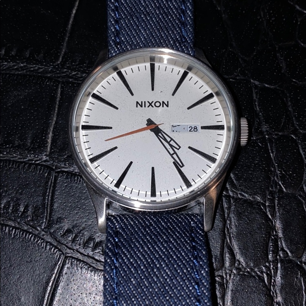 Nixon Sentry watch